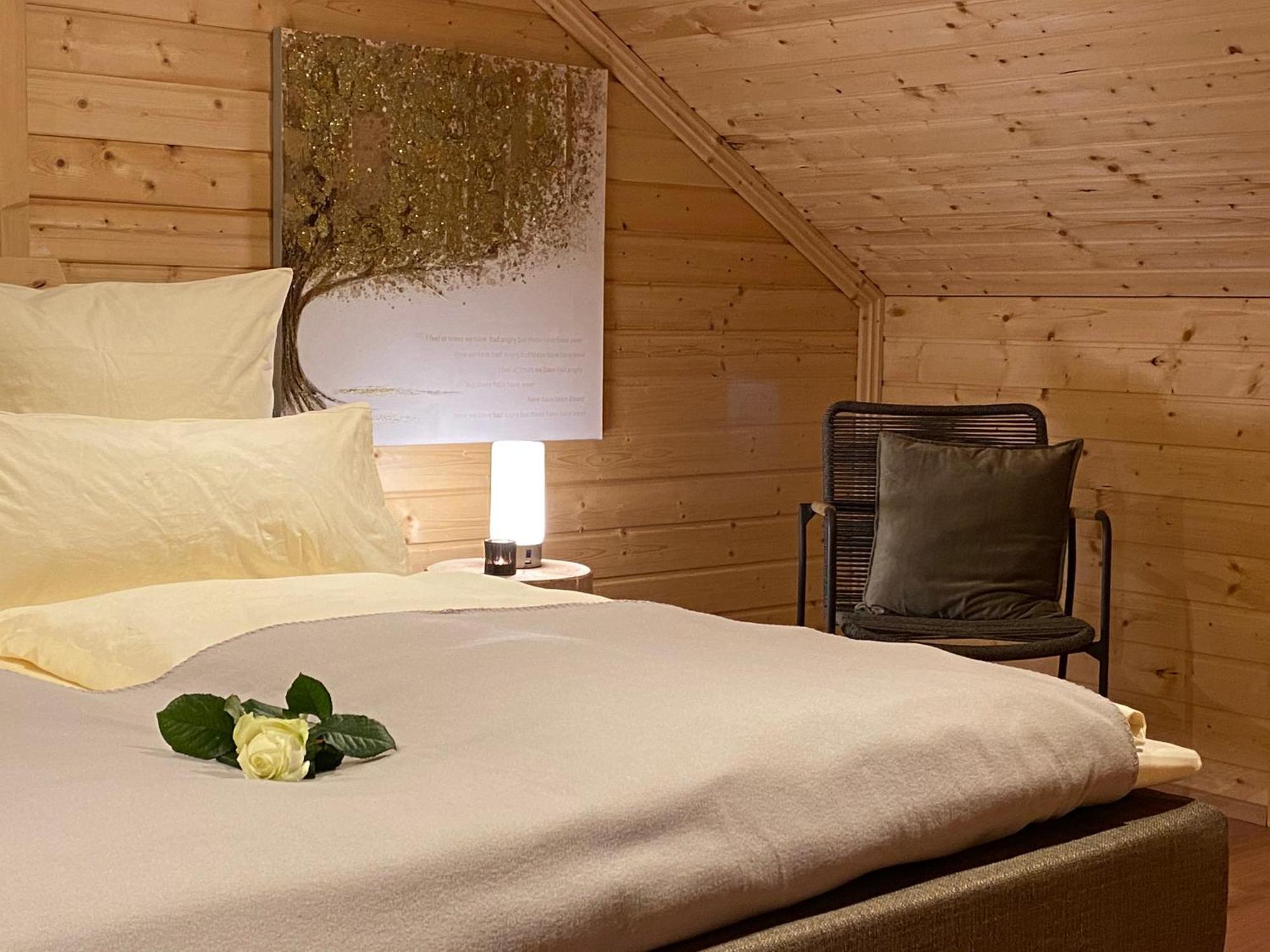 Holzhaus Onkel Fritz Mit Sauna Und Whirlwanne Esch  Eksteriør bilde